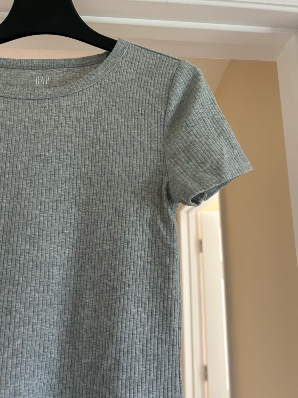 GAP Ribbed Gray Size Small Short Sleeve Tee - Picture 3 of 4